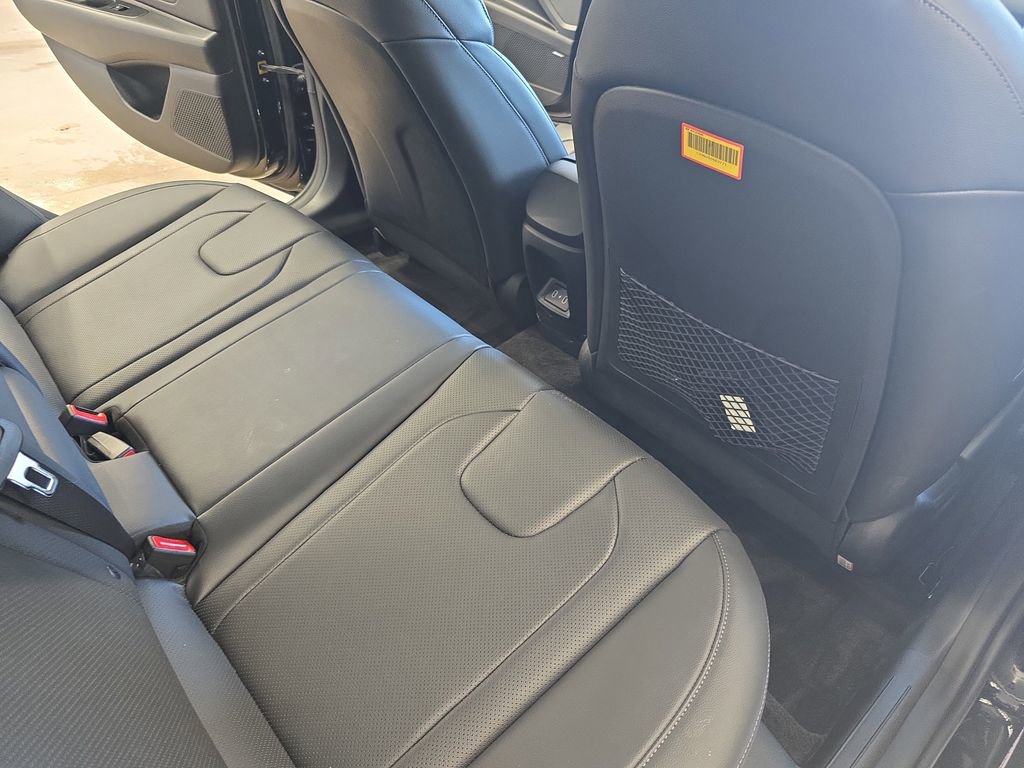 Certified 2025 Hyundai Elantra Limited image 12