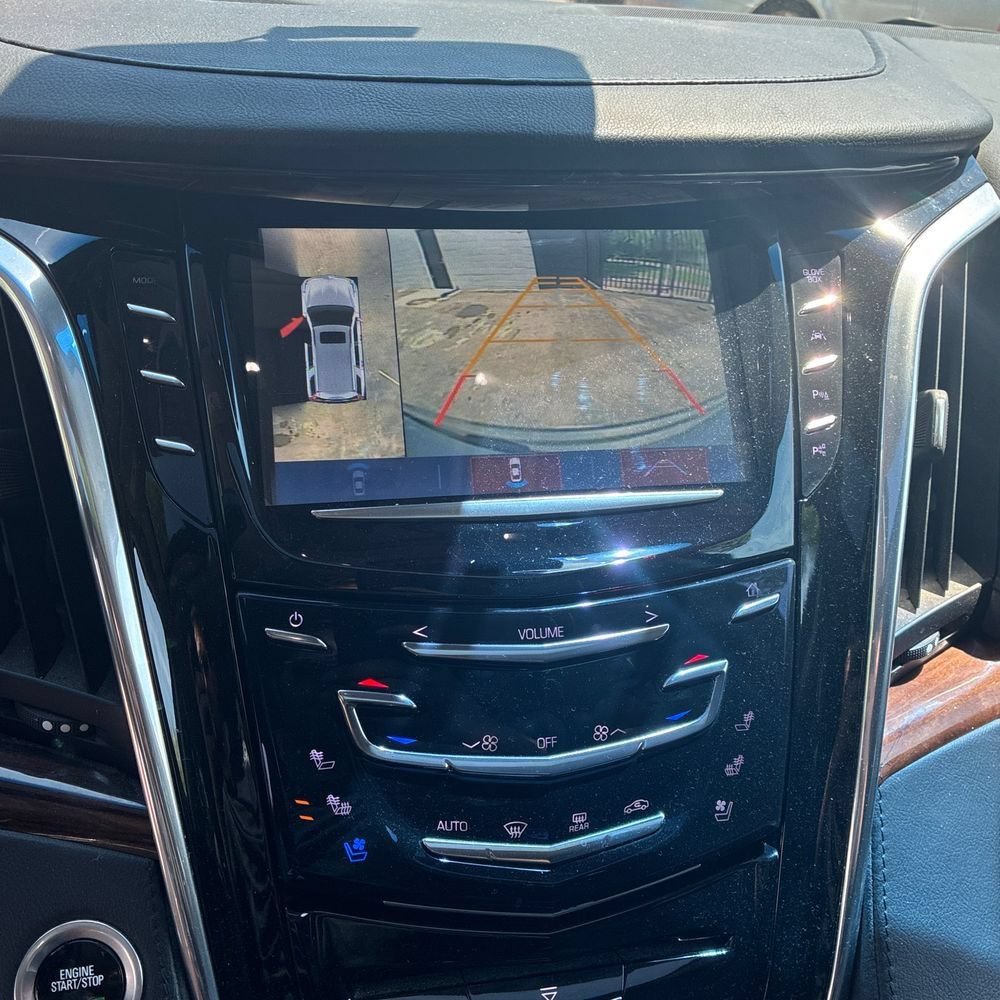 Used 2017 Cadillac Escalade Luxury AWD/4WD image 13