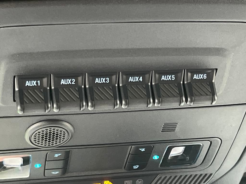 New 2025 Ford Bronco Badlands image 12