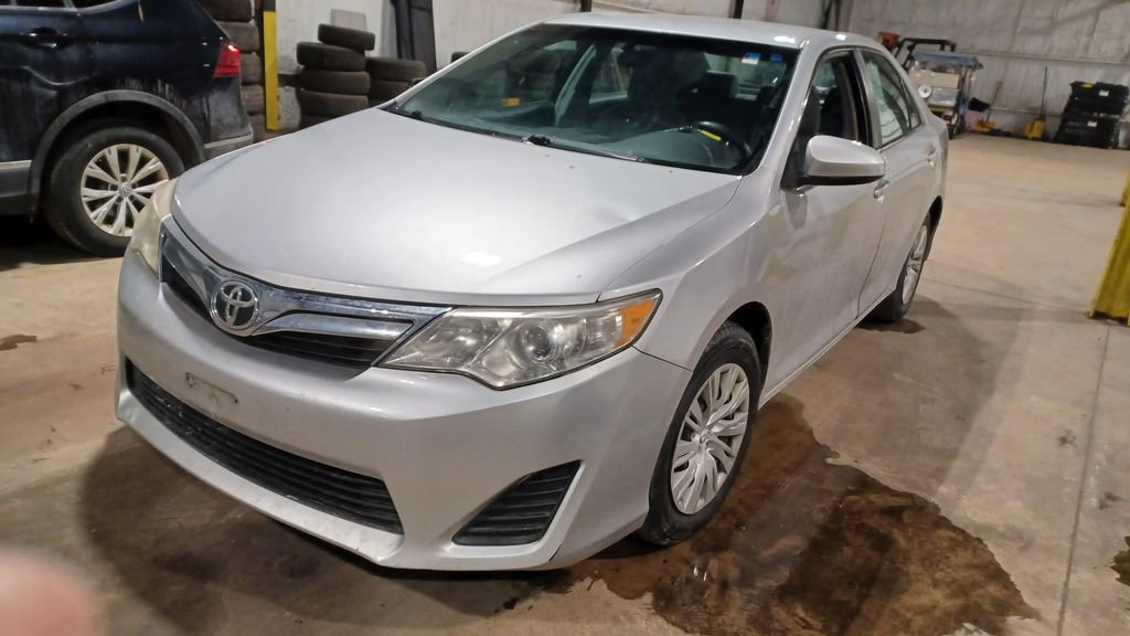 Used 2012 Toyota Camry L image 1
