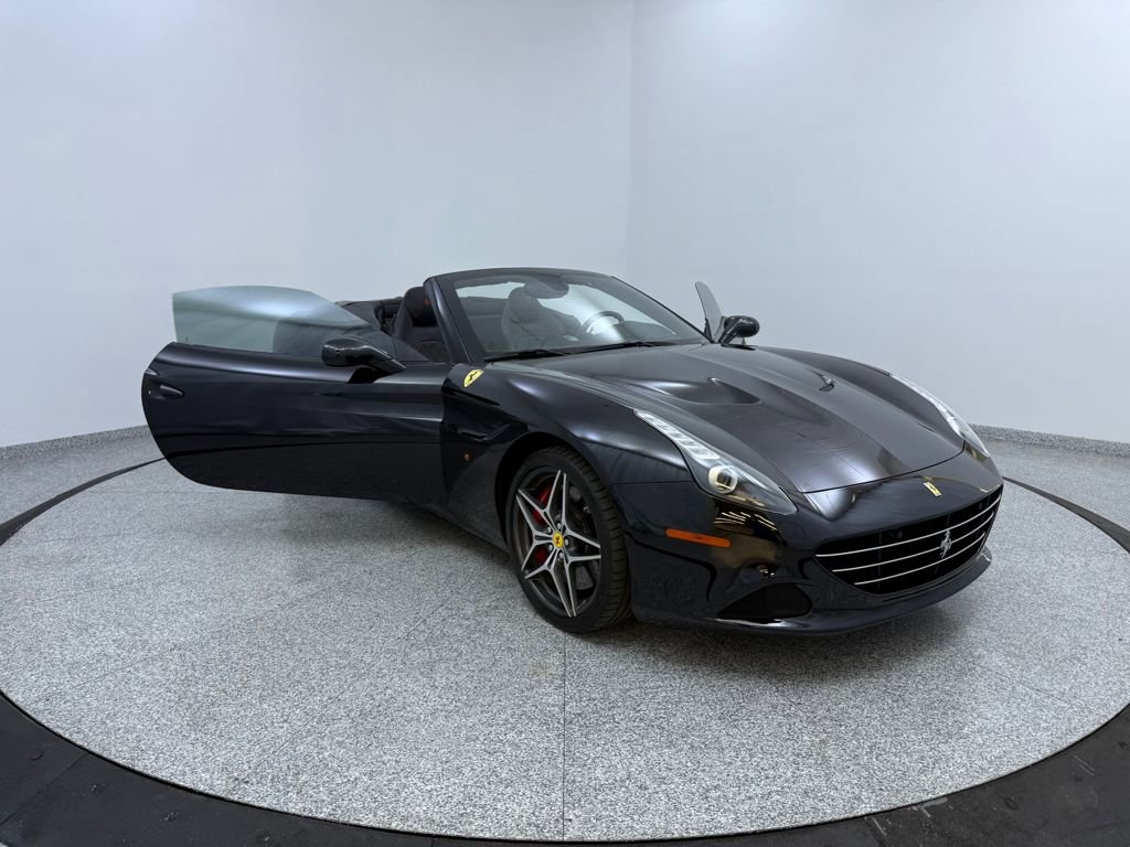 Used 2017 Ferrari California T image 11