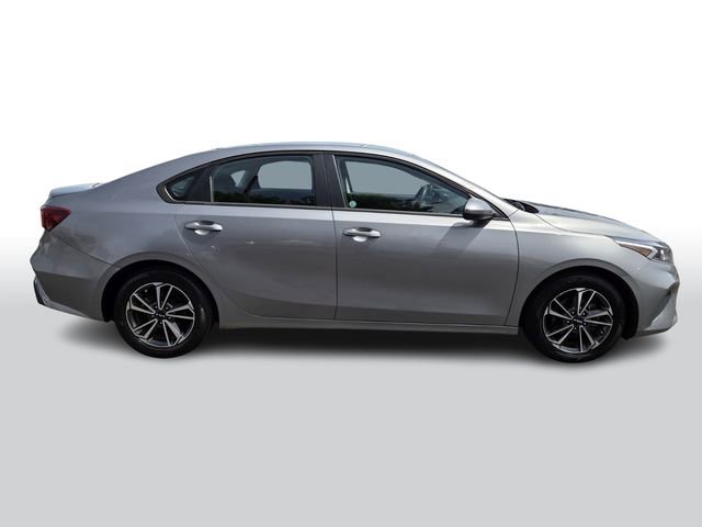 Used 2023 Kia Forte LXS image 3