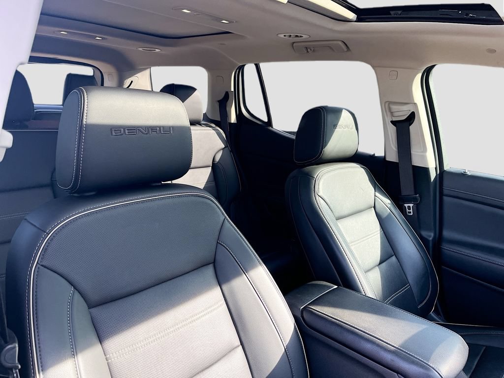 Used 2021 GMC Acadia Denali w/ Denali Technology Package FWD image 31