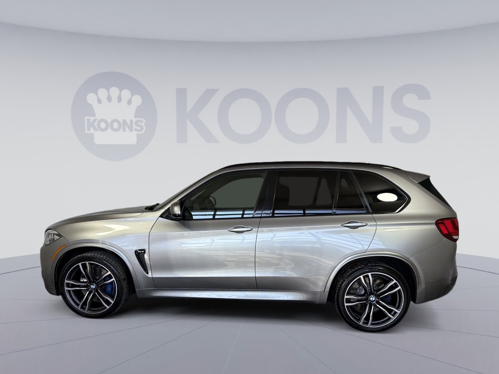 Used 2018 BMW X5 M Base image 2