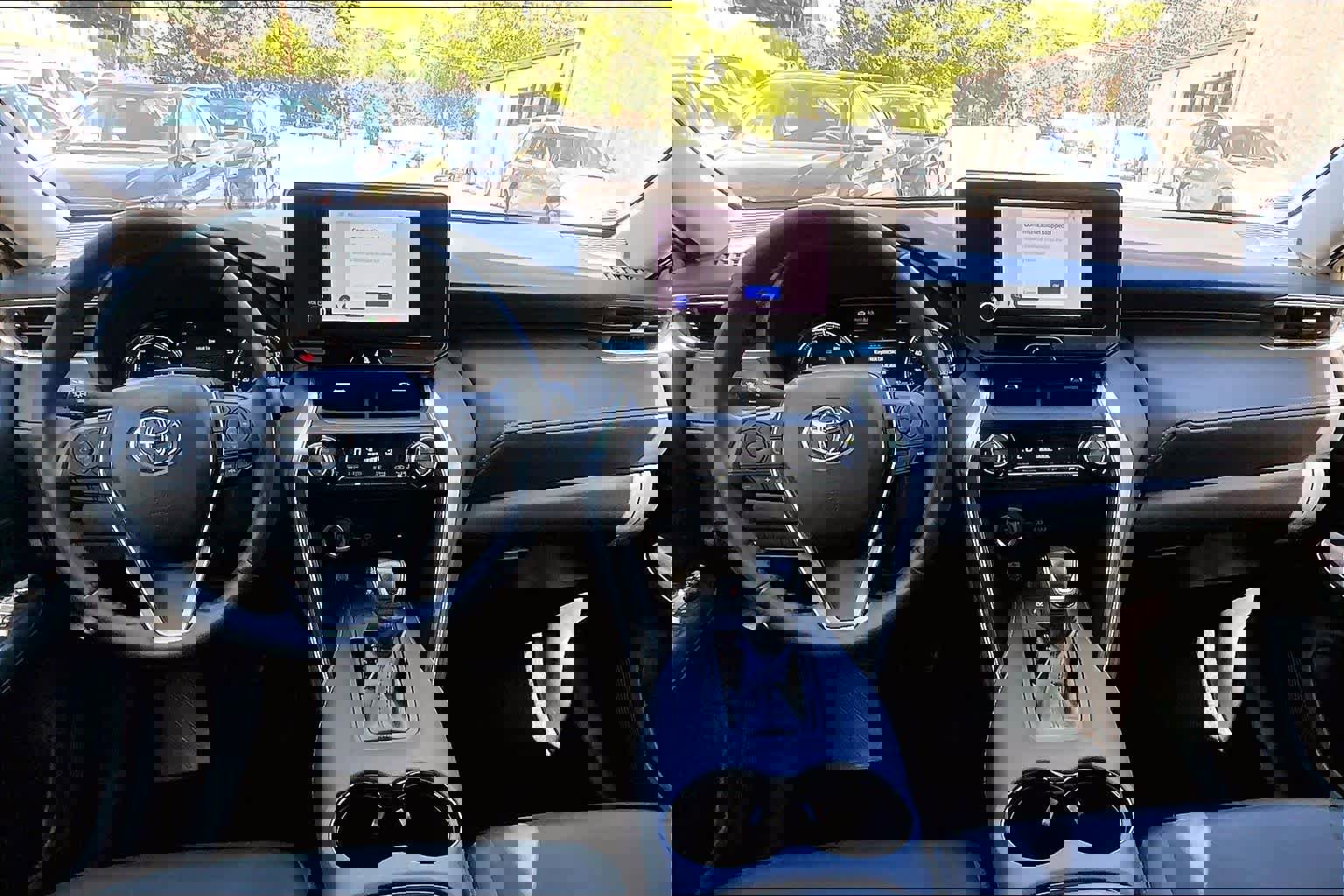 Used 2023 Toyota Venza LE AWD/4WD image 14