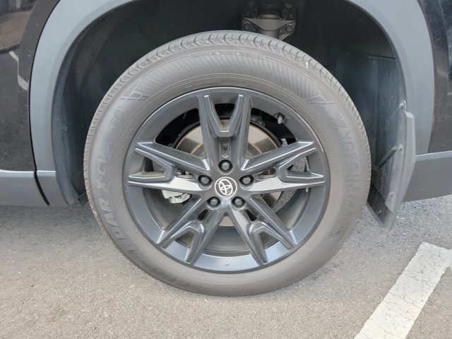 Used 2024 Toyota Grand Highlander Limited image 27