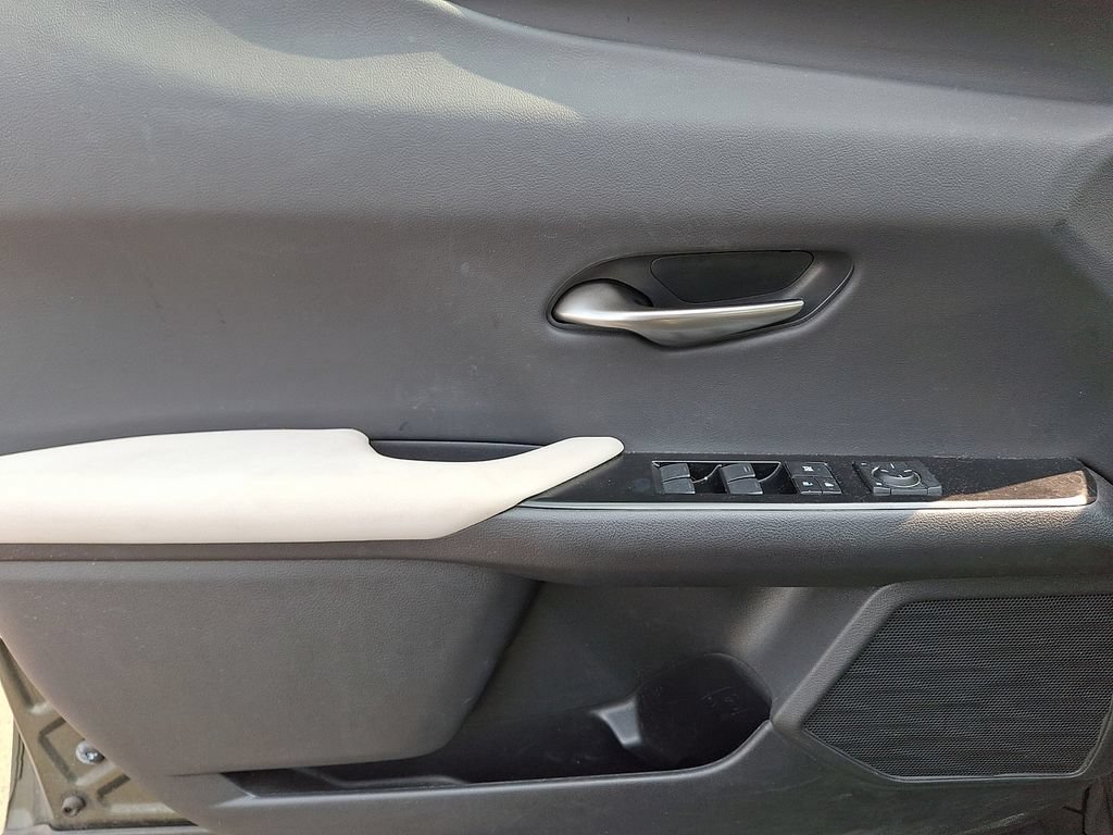 Used 2021 Lexus UX 250h w/ Premium Package AWD/4WD image 16
