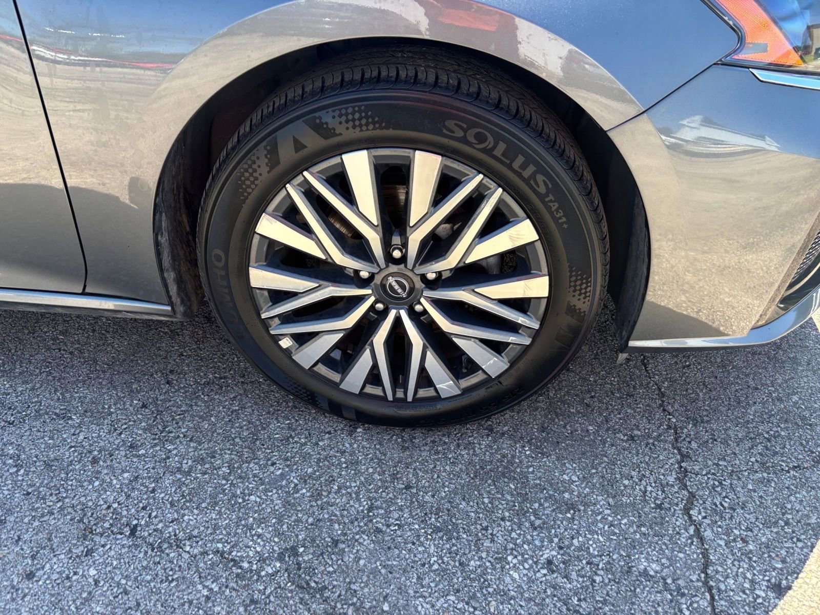 Used 2025 Nissan Altima 2.5 SV FWD image 28