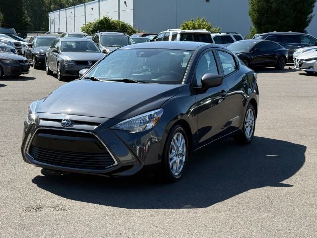 Used 2016 Scion iA FWD image 3