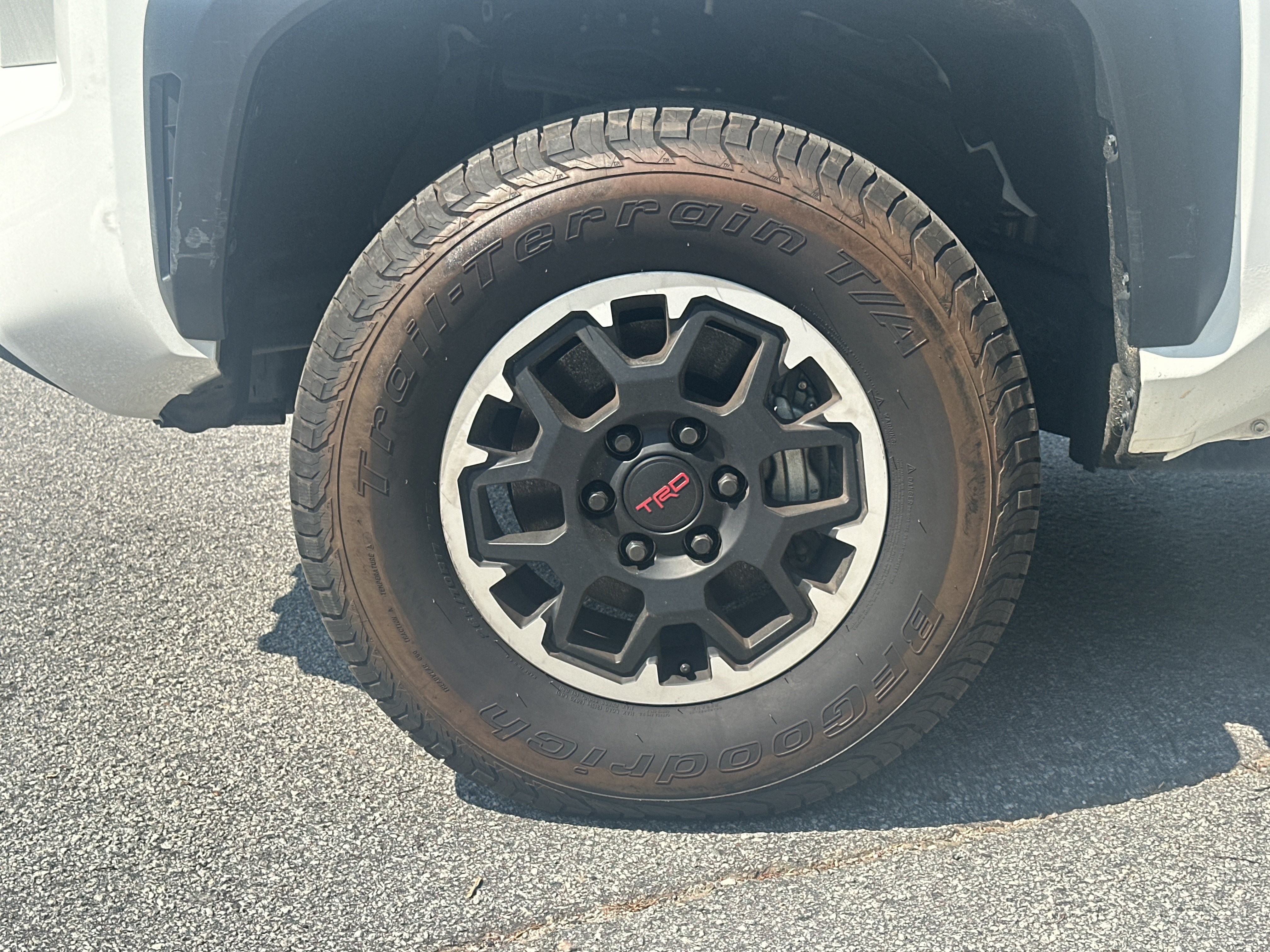 Used 2024 Toyota Tacoma TRD Off-Road AWD/4WD image 11