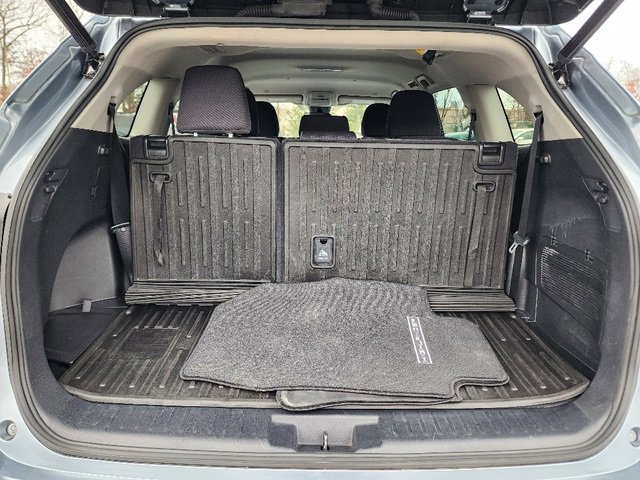 Used 2023 Toyota Highlander LE image 17