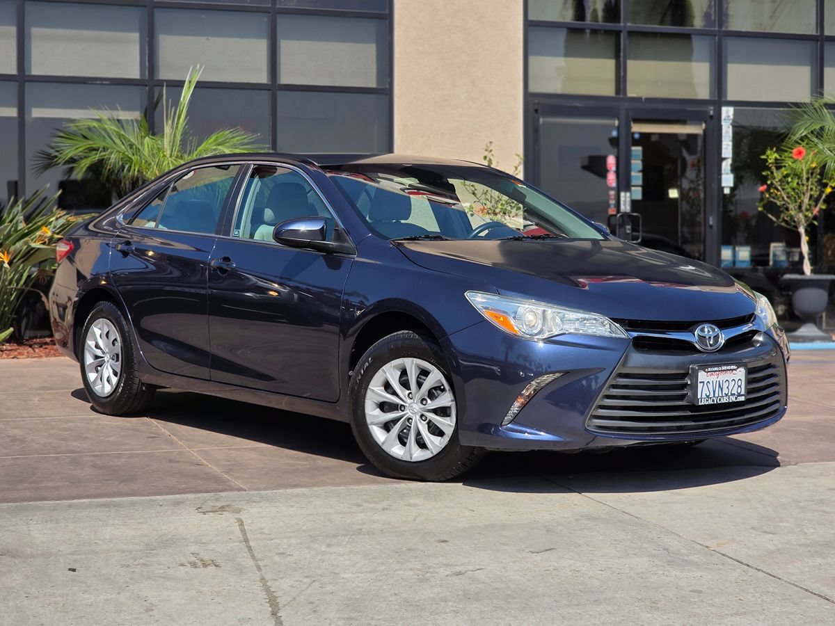 Used 2016 Toyota Camry LE FWD image 3