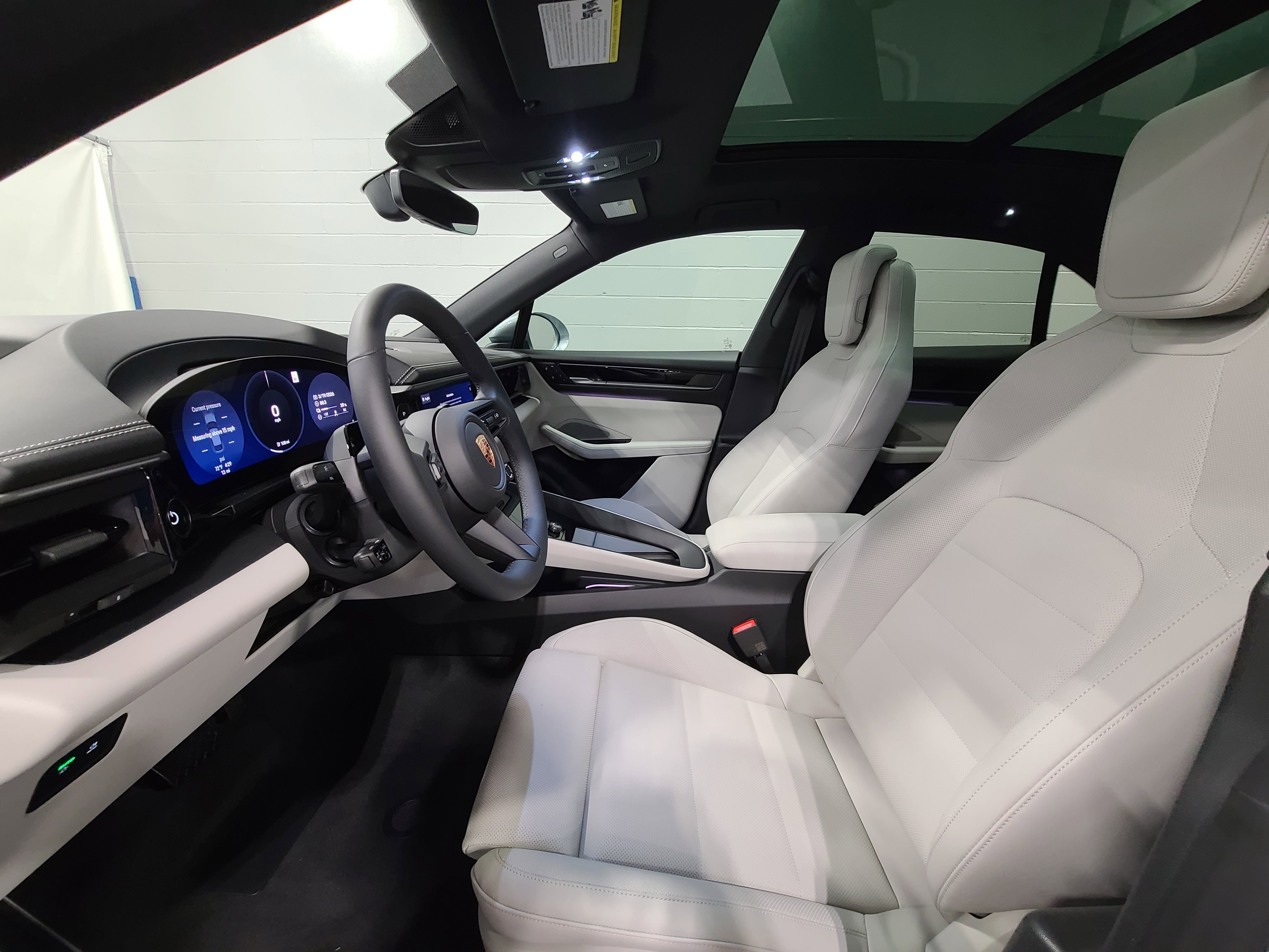 New 2026 Porsche Macan Electric RWD image 15