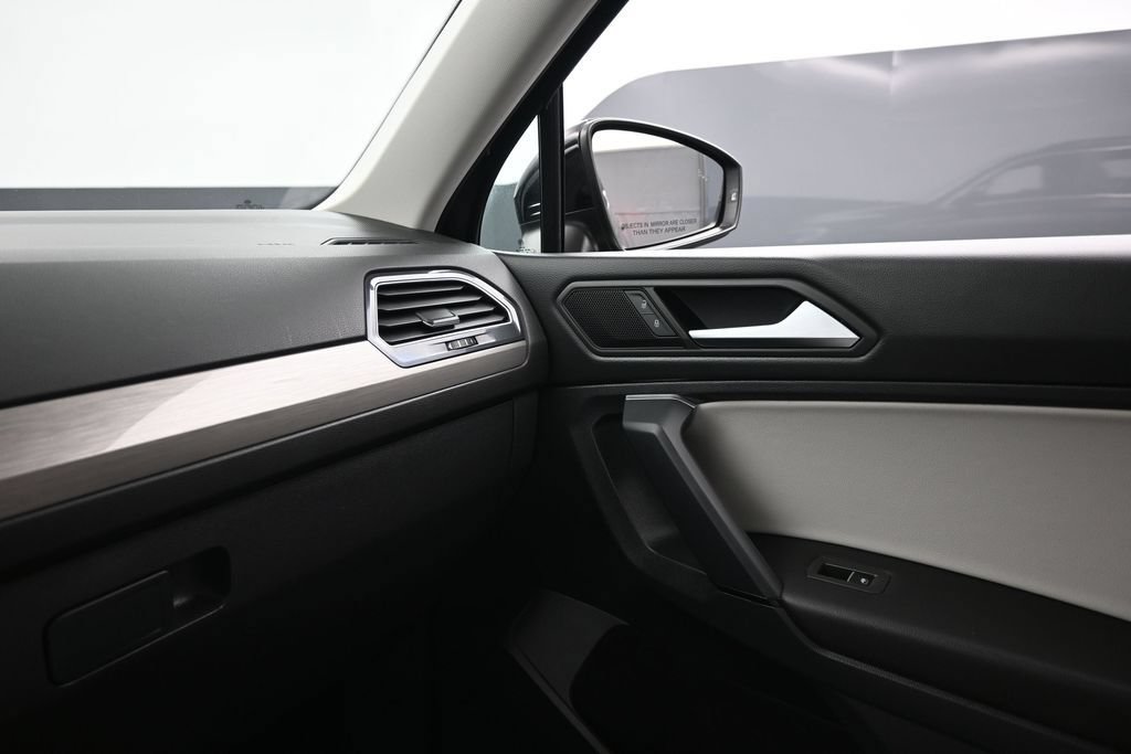 Used 2019 Volkswagen Tiguan SEL AWD/4WD image 12