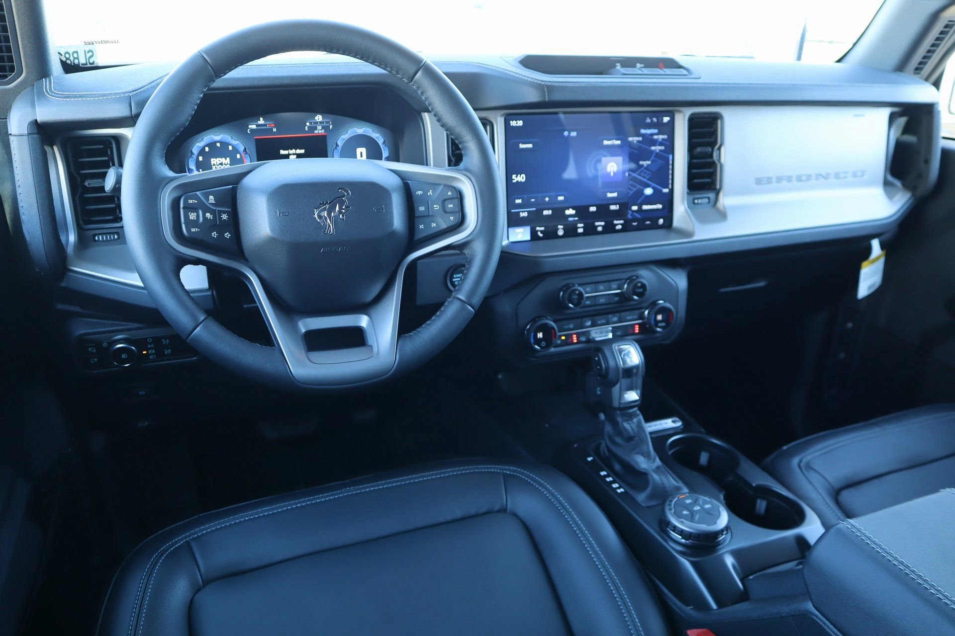 New 2025 Ford Bronco Outer Banks video 2