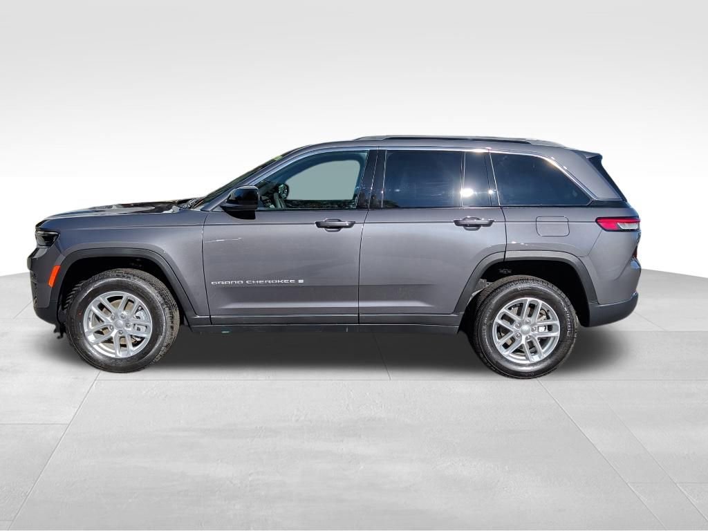 Used 2025 Jeep Grand Cherokee Laredo X w/ Luxury Tech Group I image 2