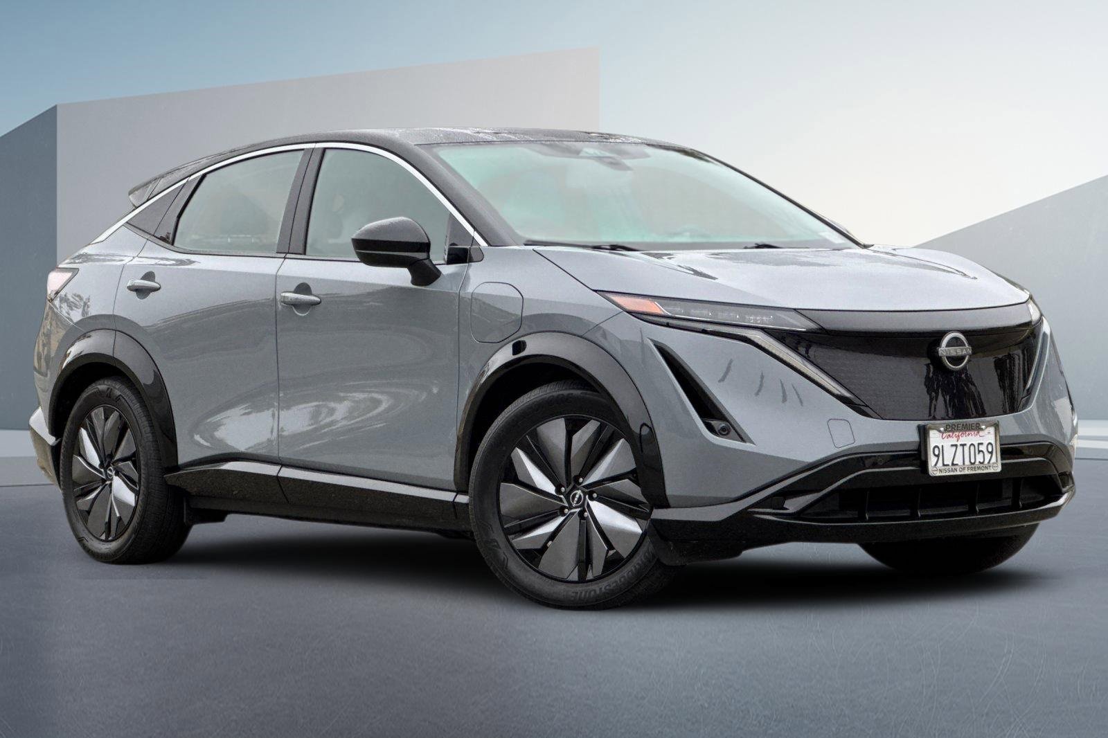 Used 2024 Nissan Ariya FWD image 2