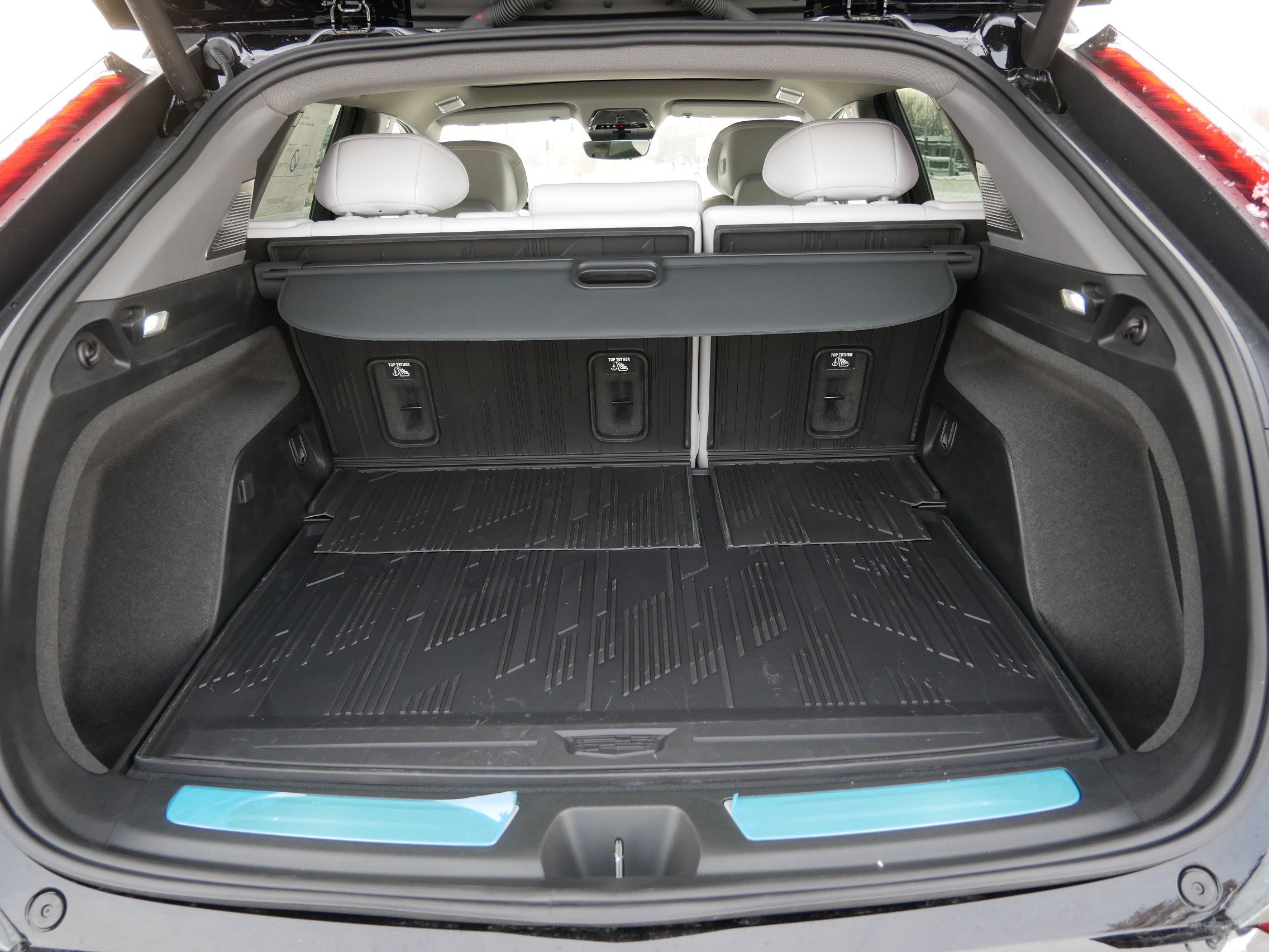 New 2026 Cadillac Optiq Sport 2 w/ LPO, Floor Liner Package AWD/4WD image 16