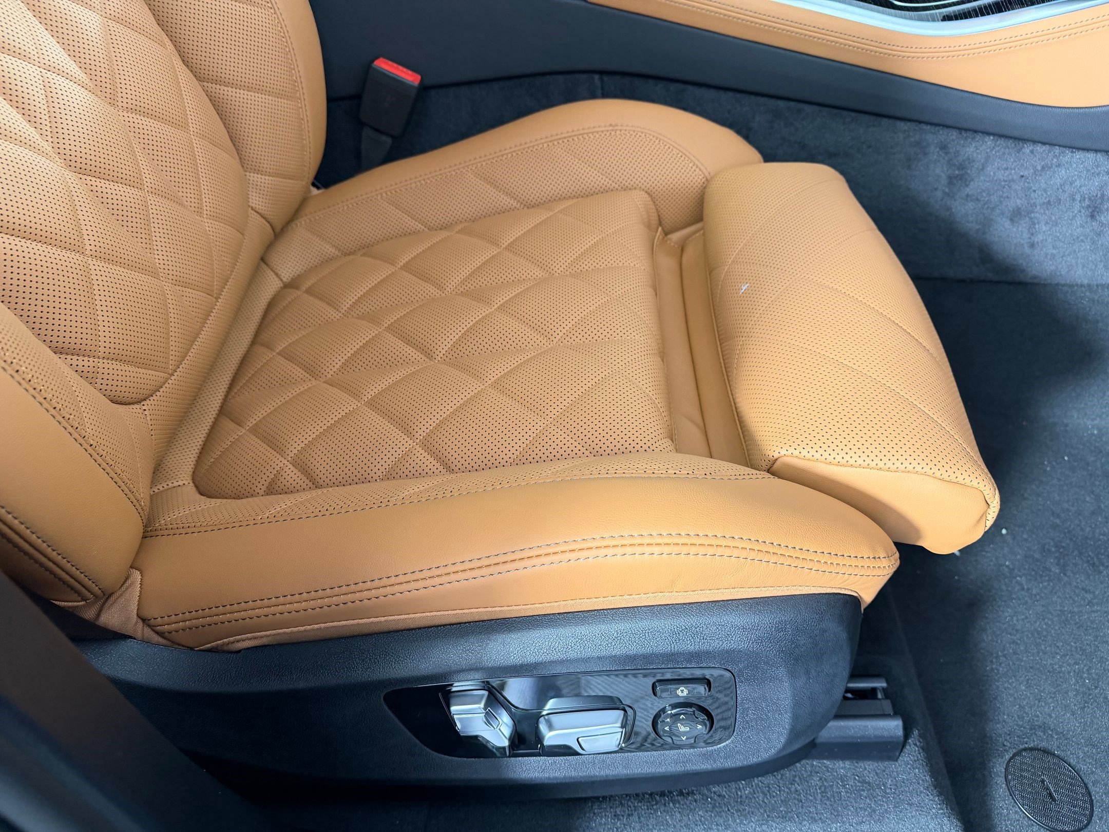 New 2026 BMW X5 xDrive50e w/ Executive Package image 34