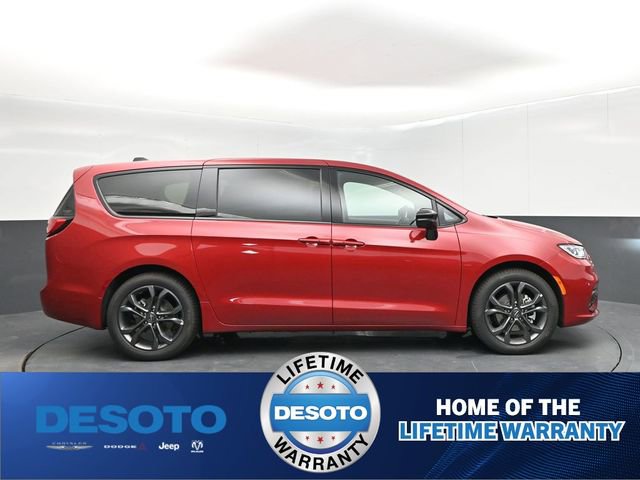 New 2026 Chrysler Pacifica Select image 9