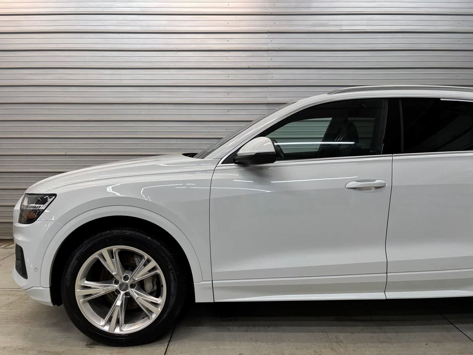 Used 2019 Audi Q8 Premium Plus w/ Premium Plus image 3