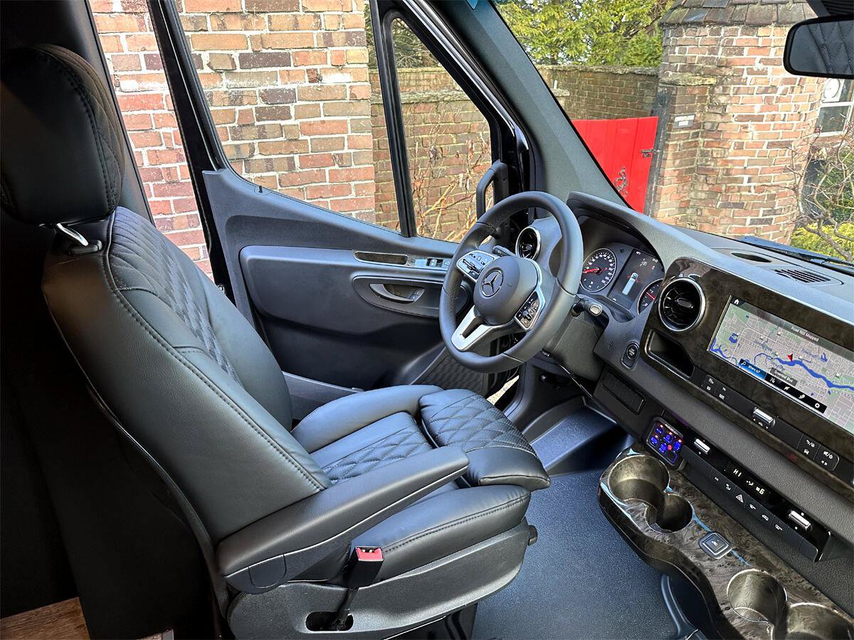 Used 2024 Mercedes-Benz Sprinter 3500 image 33