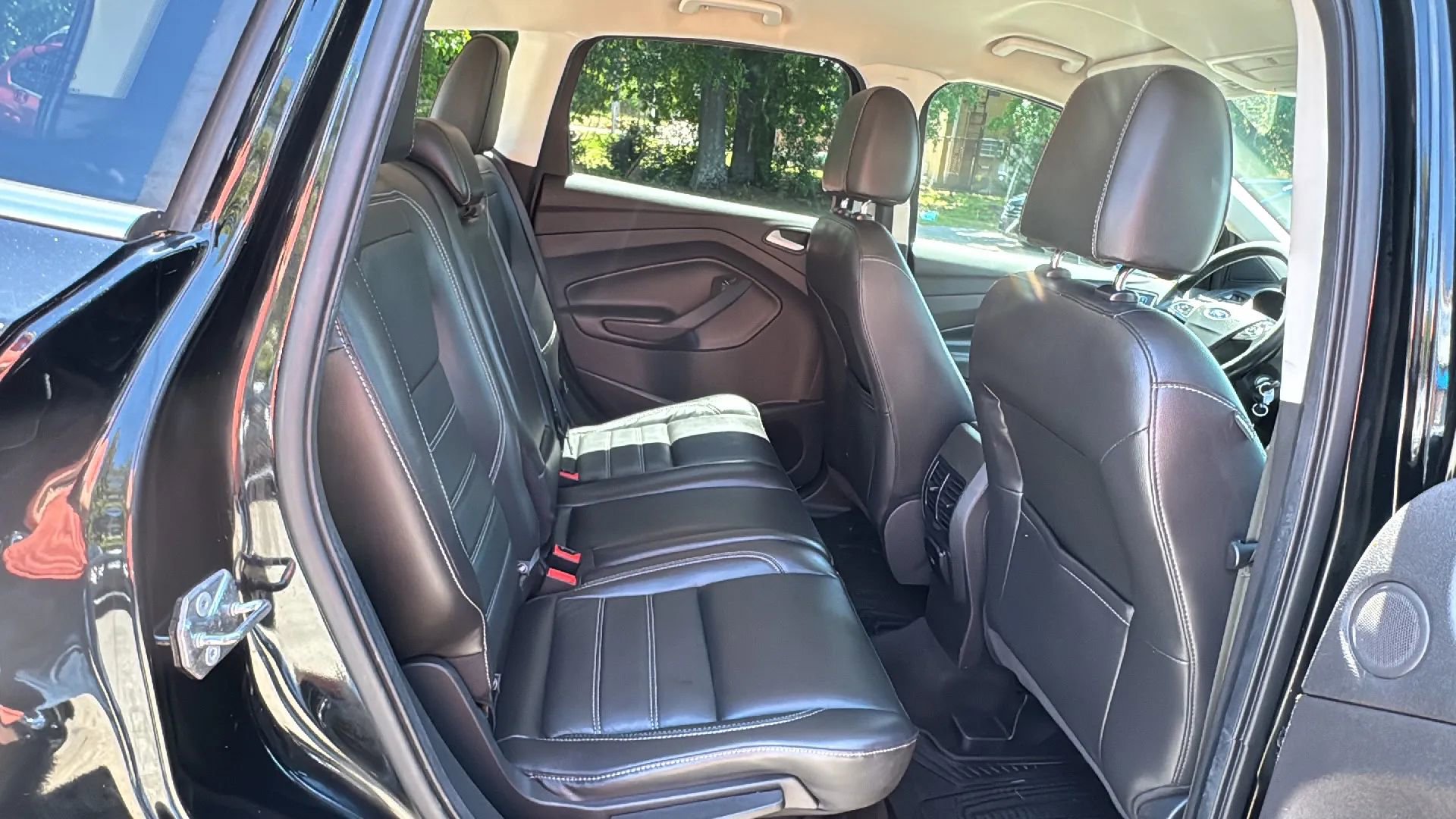 Used 2017 Ford Escape SE w/ SE Leather Comfort Package AWD/4WD image 13
