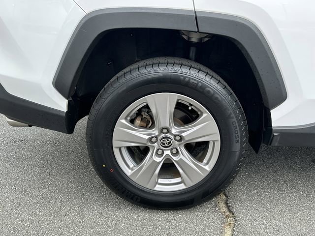 Used 2022 Toyota RAV4 XLE image 3