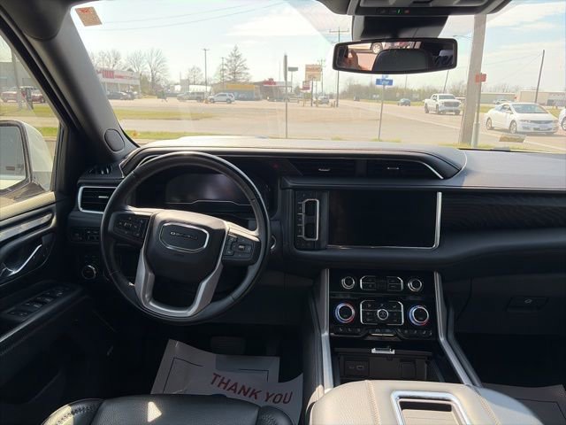 Used 2023 GMC Yukon XL Denali image 14