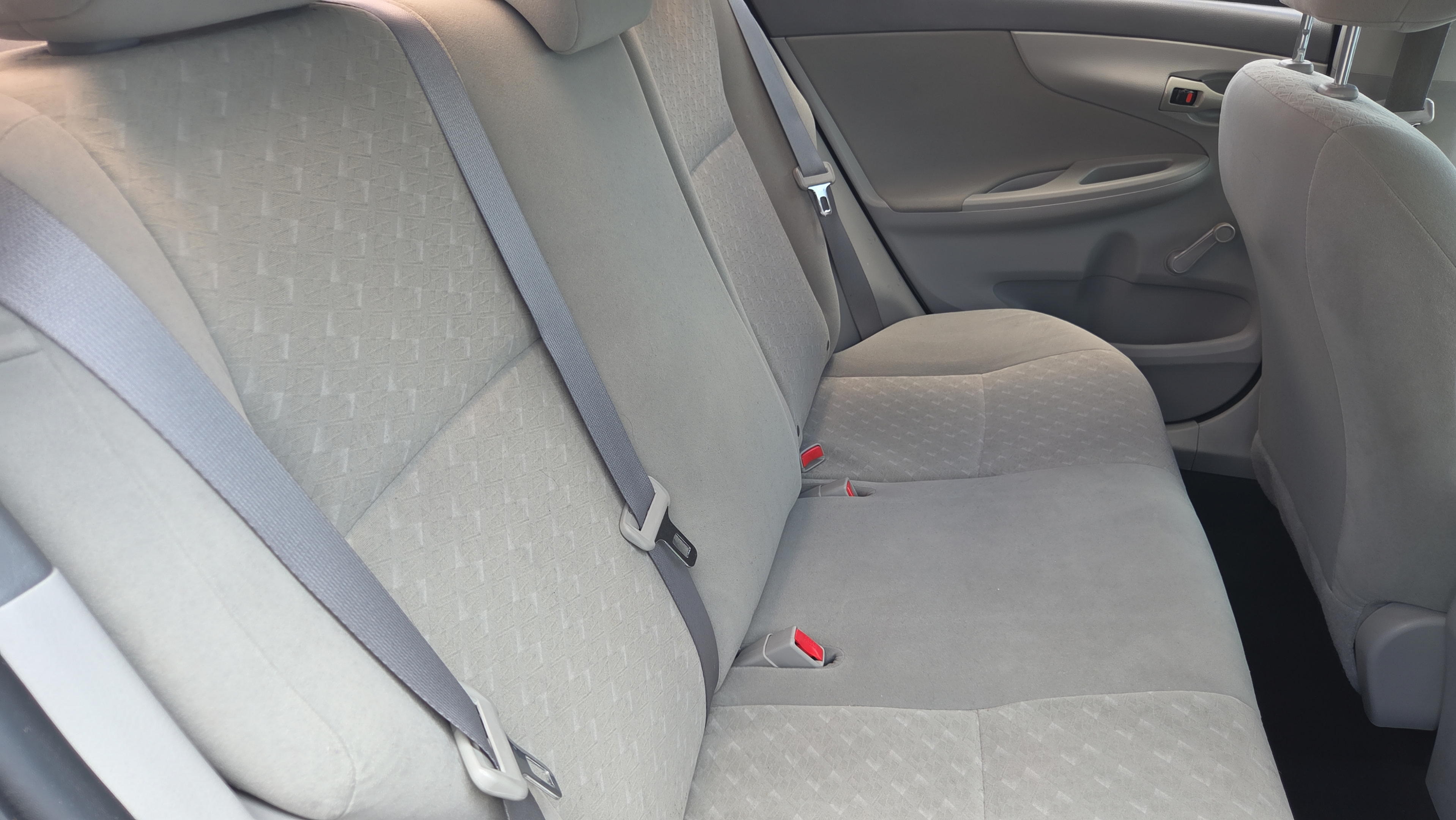 Used 2010 Toyota Corolla LE FWD image 16