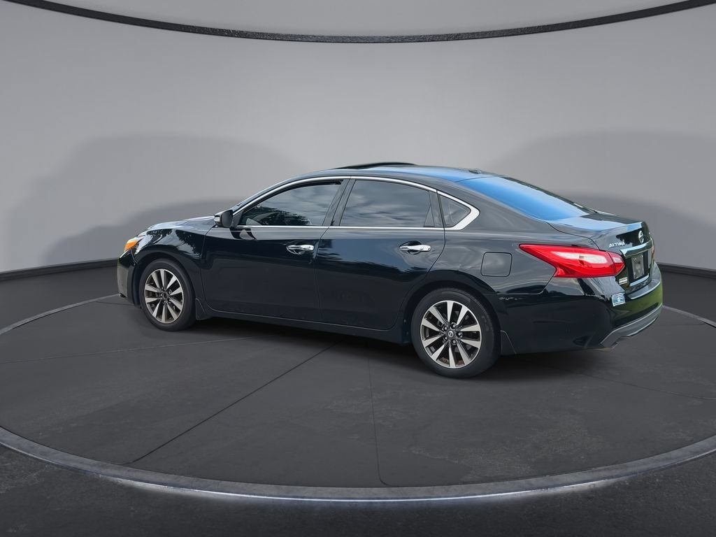 Used 2017 Nissan Altima 2.5 SV w/ Convenience Package FWD image 6