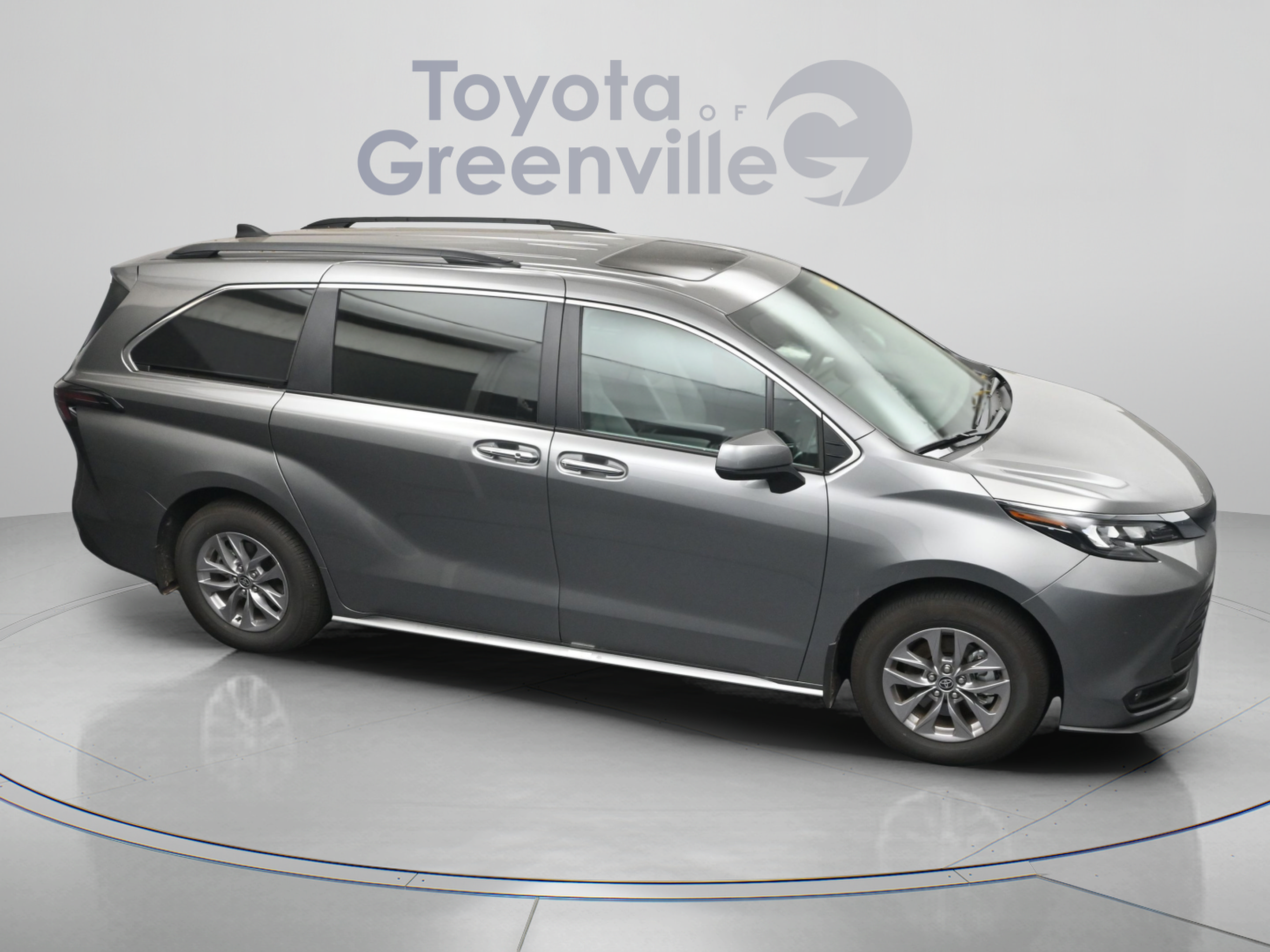 Certified 2026 Toyota Sienna XLE FWD image 18