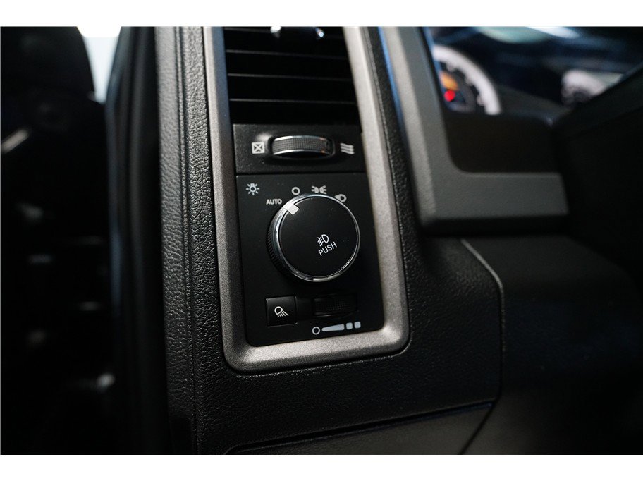 Used 2015 RAM 1500 Express w/ Black Ram 1500 Express Group RWD image 17
