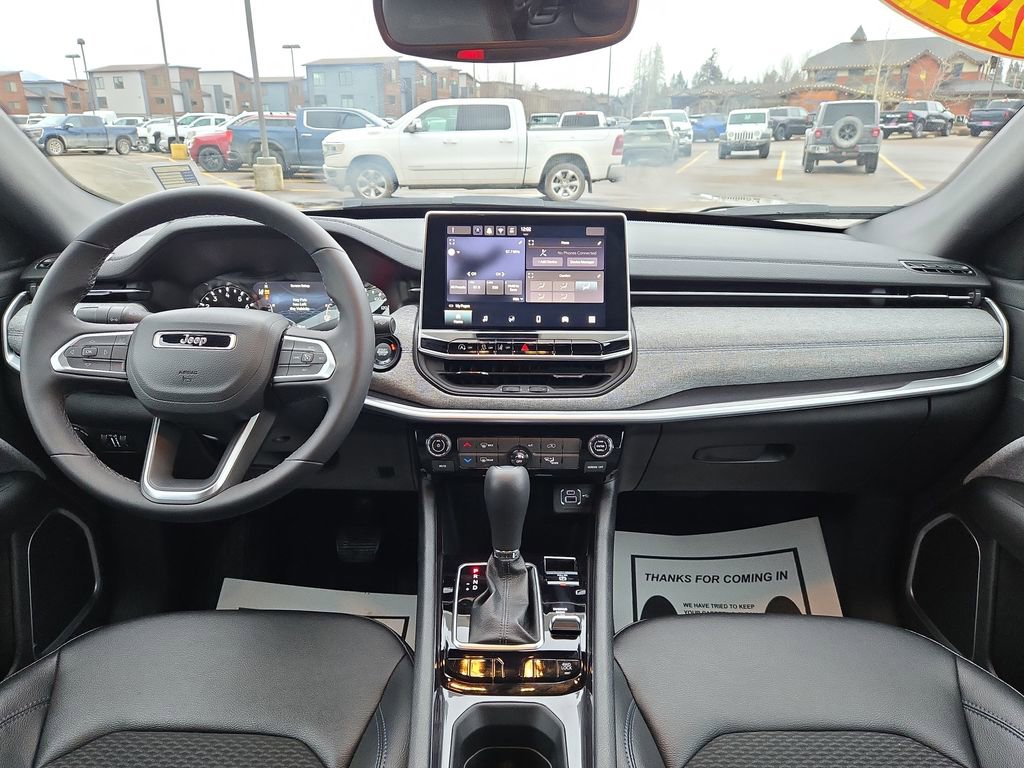 Used 2024 Jeep Compass Latitude image 18