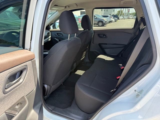 Used 2023 Nissan Rogue S FWD image 18