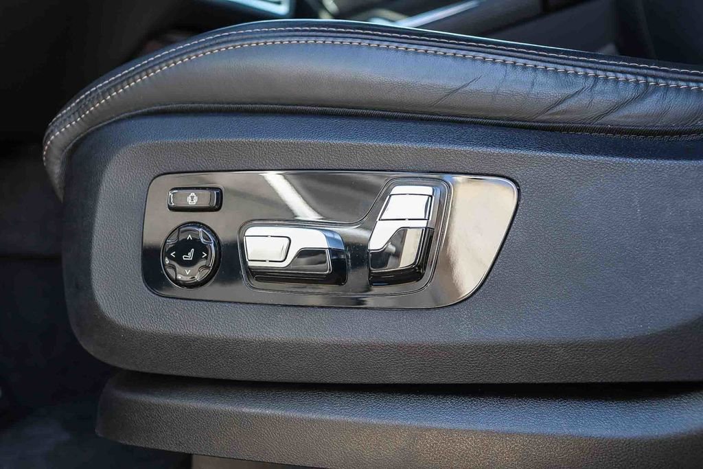 Used 2024 BMW X7 M60i AWD/4WD image 22