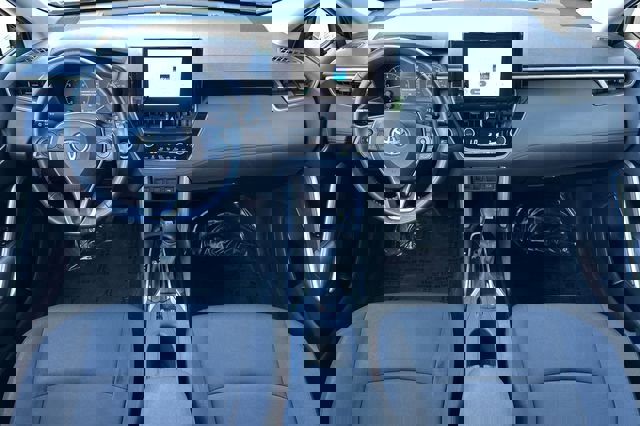 Certified 2023 Toyota Corolla Cross LE w/ Moonroof Package image 17