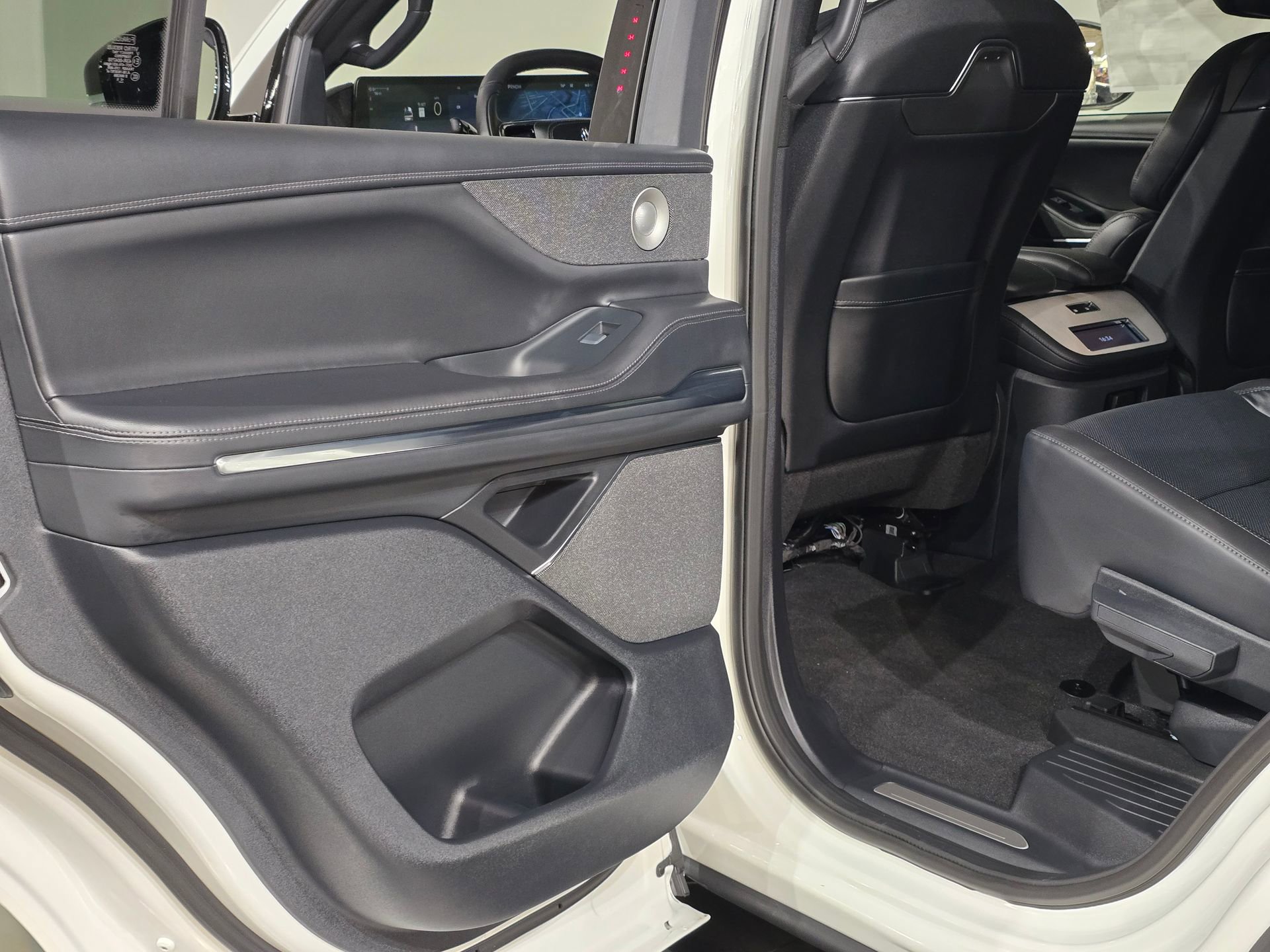 New 2025 Lincoln Navigator Reserve image 41