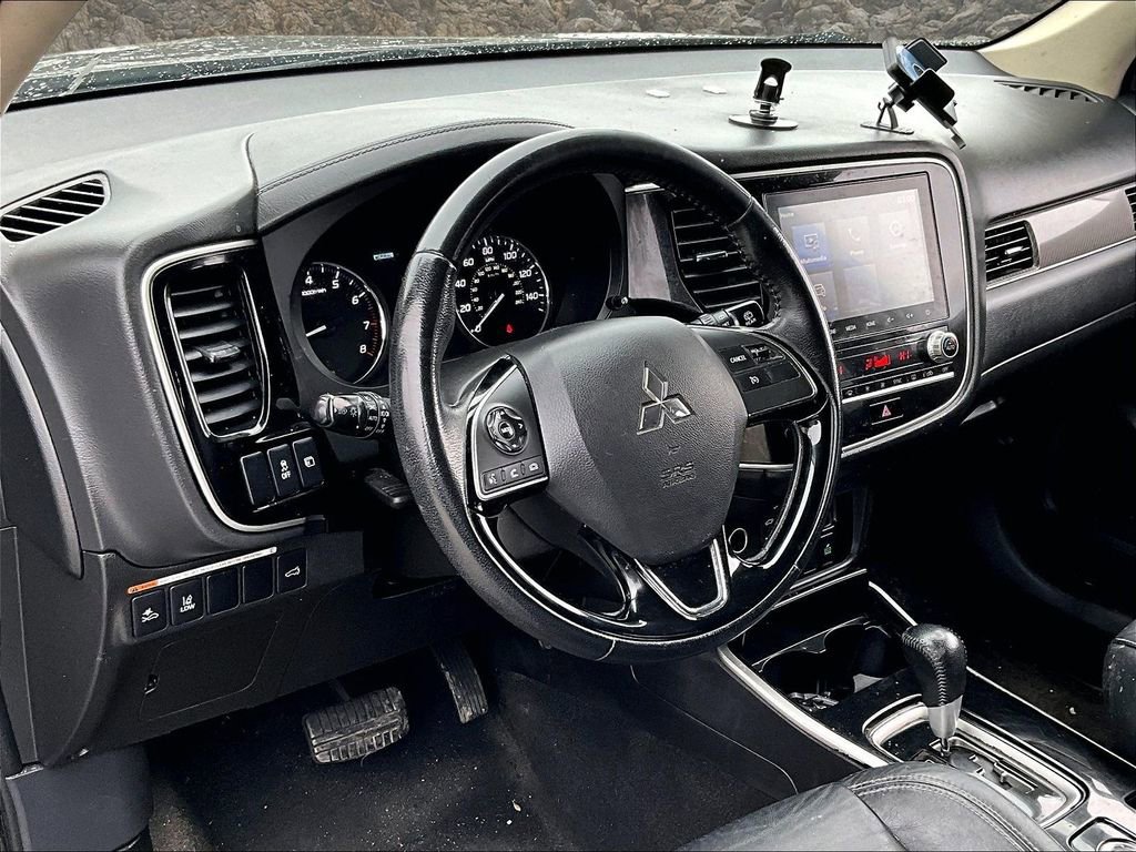 Used 2020 Mitsubishi Outlander ES image 11