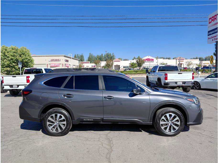 Used 2022 Subaru Outback Premium image 5