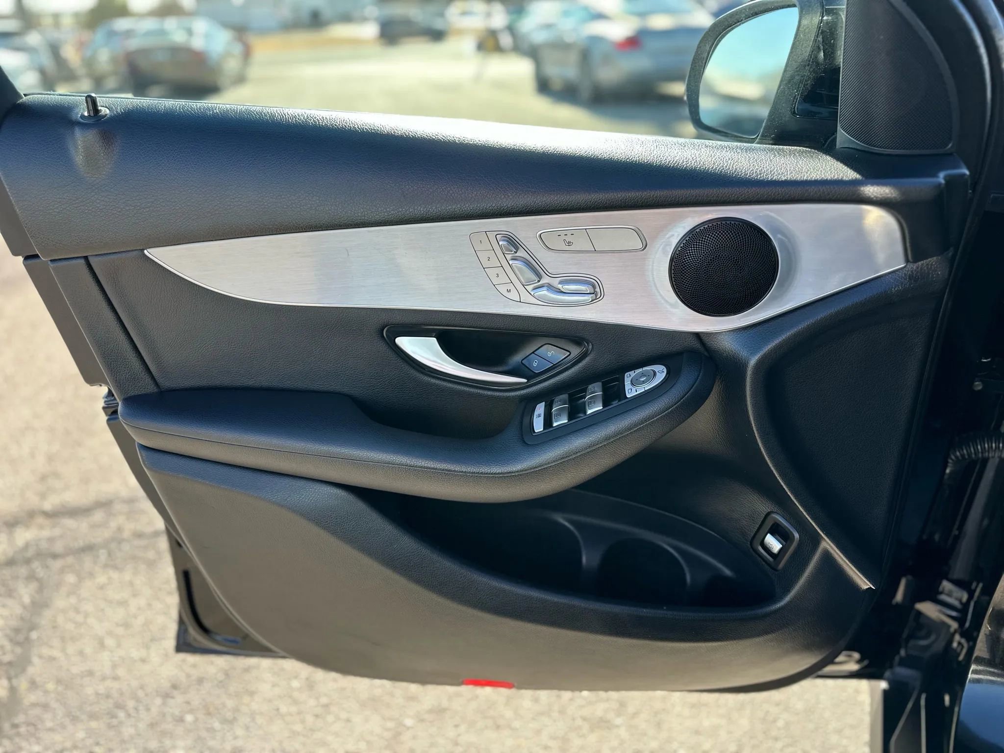 Used 2019 Mercedes-Benz GLC 300 4MATIC image 20