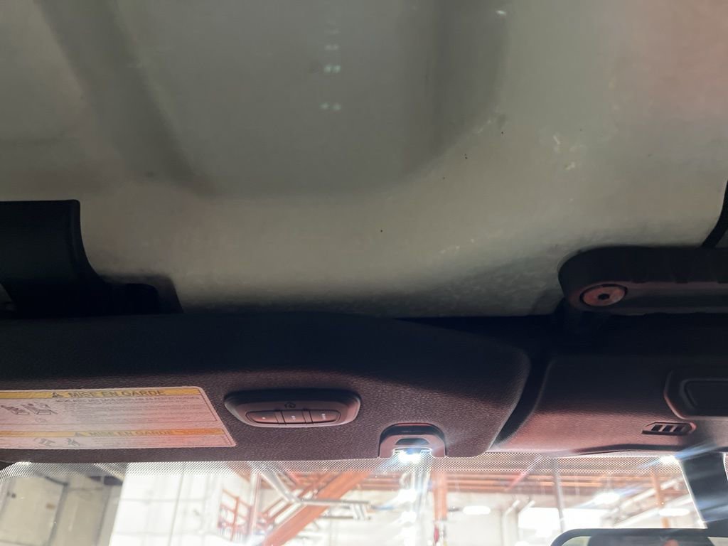 Used 2019 Jeep Wrangler Unlimited Sahara w/ Dual Top Group AWD/4WD image 18