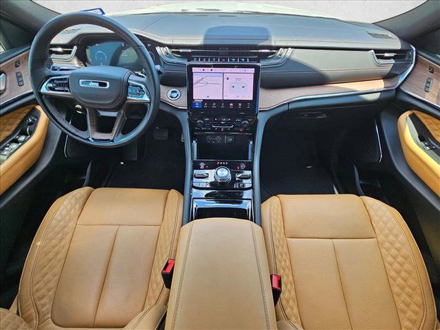 Used 2025 Jeep Grand Cherokee Summit w/ Obsidian Package AWD/4WD image 16