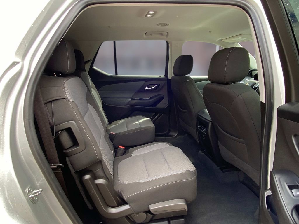 Used 2021 Chevrolet Traverse LT FWD image 11