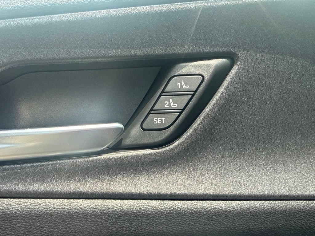 Used 2024 Toyota Prius Prime Premium w/ Advanced Technology Package FWD image 18