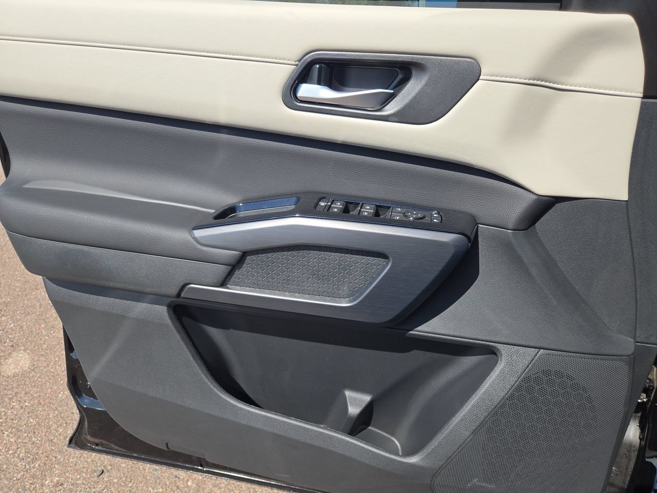 New 2026 Nissan Pathfinder SL FWD image 26