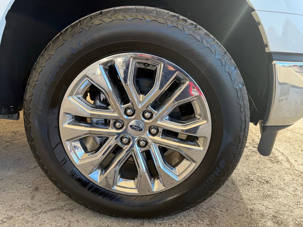 Used 2025 Ford F150 Lariat w/ Equipment Group 501A Mid image 11