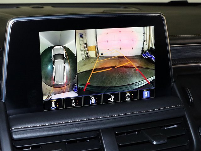 Used 2023 GMC Yukon XL SLT w/ SLT Premium Package image 20