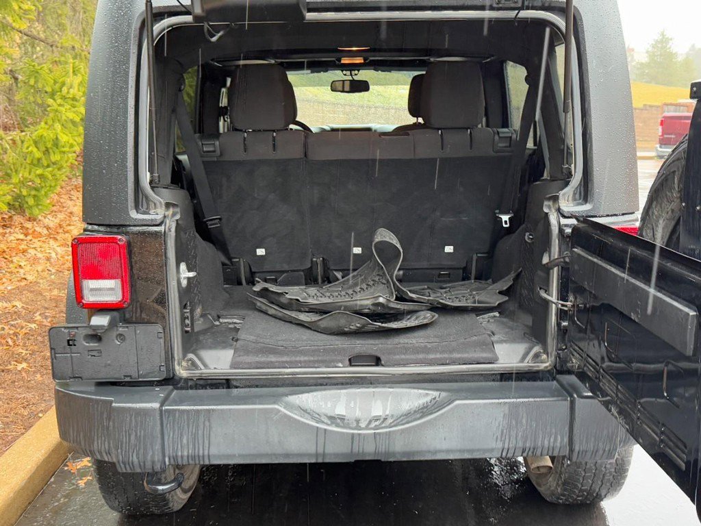 Used 2015 Jeep Wrangler Unlimited Sport w/ Quick Order Package 24S image 9