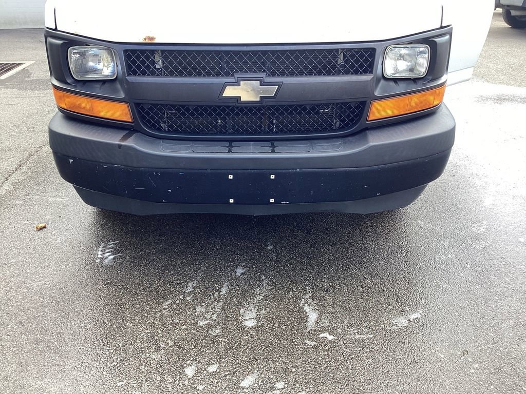 Used 2017 Chevrolet Express 2500 image 18